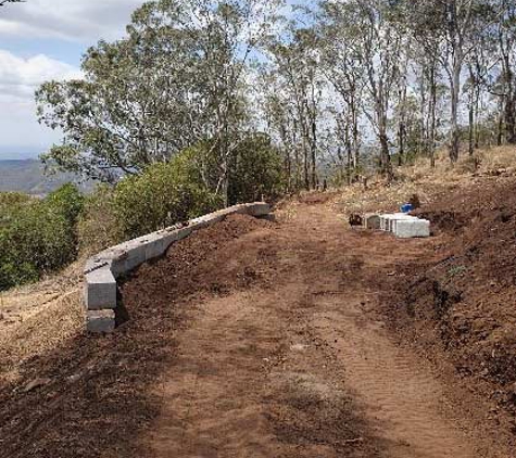 Col Finlay Earthmoving and Landscaping  PtyLtd - Murphys Creek, QLD