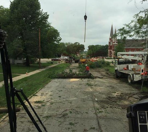 Clapper Crane & Tree Services - Clear Lake, IA