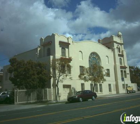 Iglesia Universal - San Diego, CA