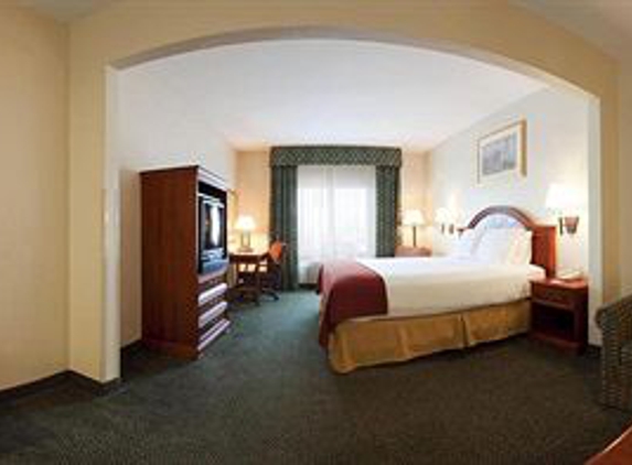 Holiday Inn Express & Suites Canton - Canton, MI