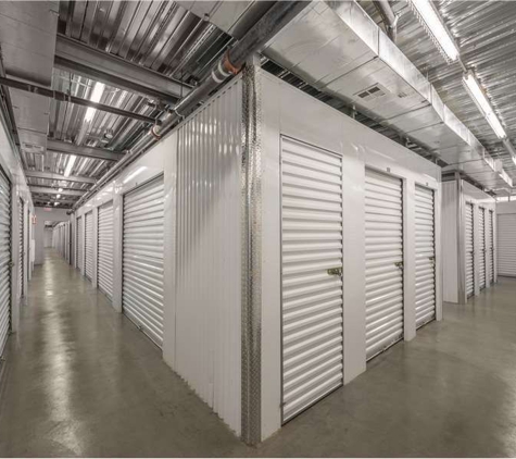 Extra Space Storage - Emeryville, CA