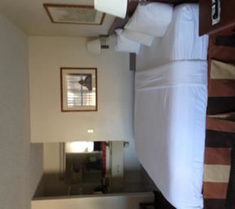 Weatherford Inn & Suites - Weatherford, TX