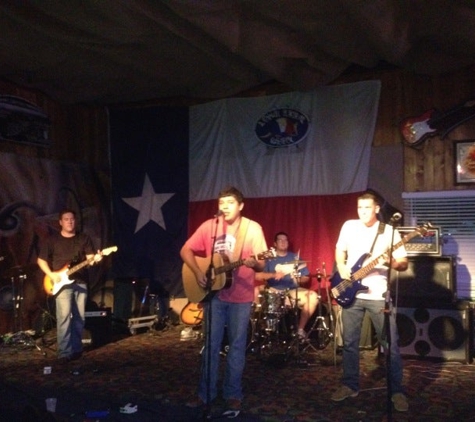 River Road Icehouse - New Braunfels, TX