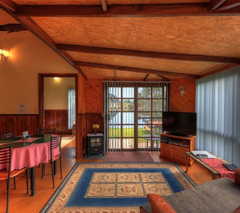 Stanley Lakeside Spa Cabins - Stanley, TAS