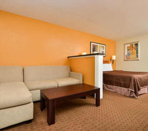 Econo Lodge - El Cajon, CA