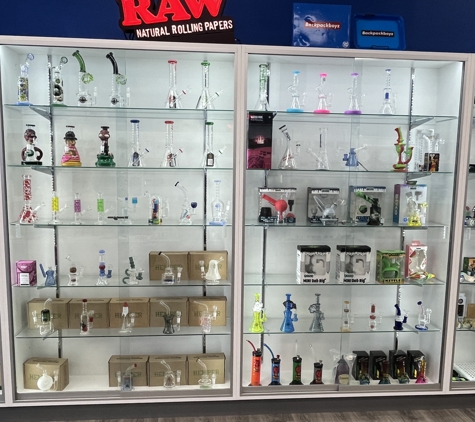 The Vapor Shoppe Smoke & Alternative Plus - Farmington Hills, MI