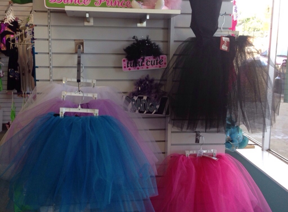 Sandy's Dancewear - Dallas - Dallas, TX