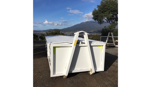 Tradie Bins - Geilston Bay, TAS. Lidded skip bin TB035 6.5m3 L 3.66m x W 1.8m x H 1.0m.