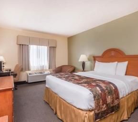 Baymont Inn & Suites - Lagrange, GA