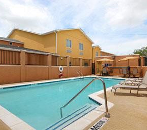 Days Inn by Wyndham Rockdale Texas - Rockdale, TX