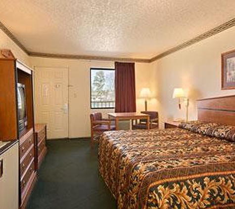 Super 8 by Wyndham Arkadelphia - Caddo Valley, AR