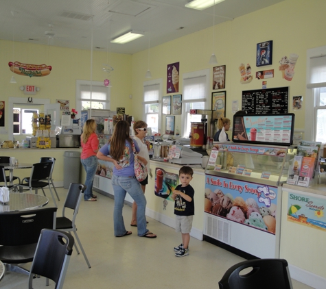 Scoops Ice Cream Shop - Onancock, VA