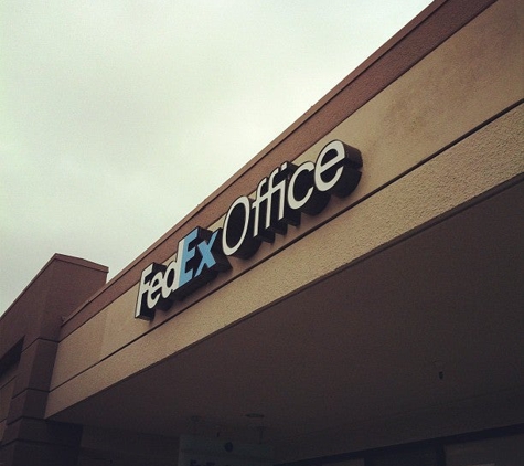 FedEx Office Print & Ship Center - La Jolla, CA