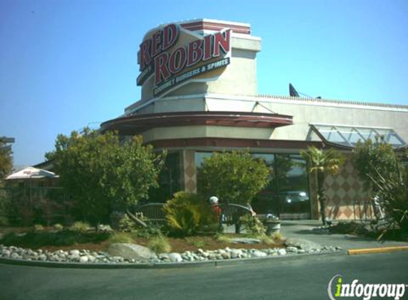 Red Robin Gourmet Burgers - Tukwila, WA