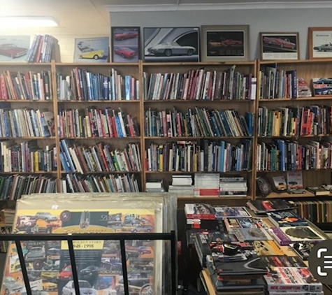 Motor Book World - Ringwood, VIC. pic01