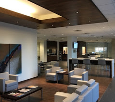Infiniti Dealership - Jacksonville, FL. Customer Lounge