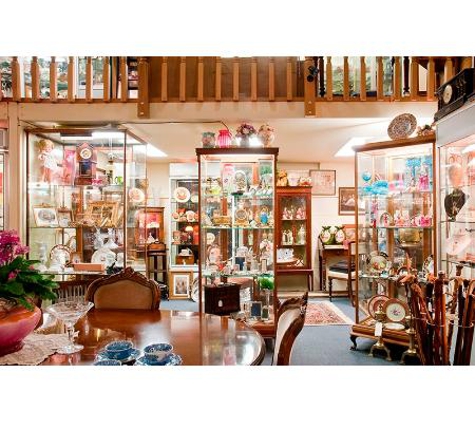 Camberwell Antique Centre - Camberwell, VIC