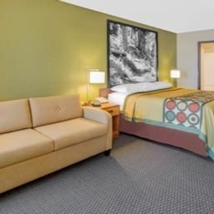 Super 8 by Wyndham Windsor/Madison North - Windsor, WI