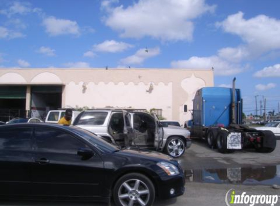 R & H Auto Body Repairs Inc - Opa Locka, FL