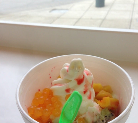 Lolas Frozen Yogurt - Bowling Green, OH