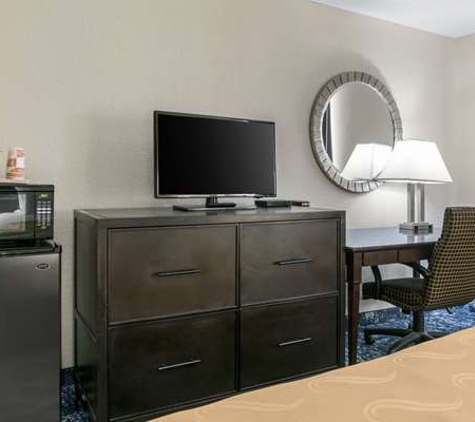 Quality Inn & Suites Banquet Center - Livonia, MI