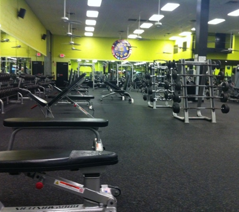 Gold's Gym - Tallahassee, FL