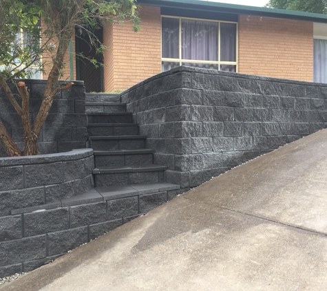 Les Blackburn Landscaping - Tingira Heights, NSW