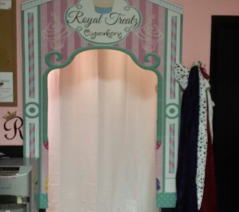 Royal Treatz - Pembroke Pines, FL