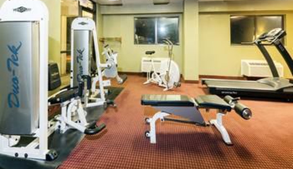 Super 8 by Wyndham Strongsville/Cleveland - Strongsville, OH