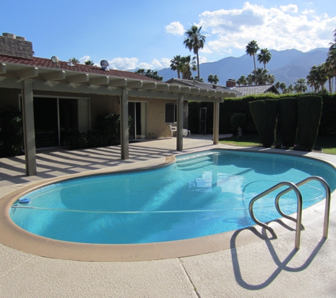 Pinto's Pool Service - Palm Desert, CA