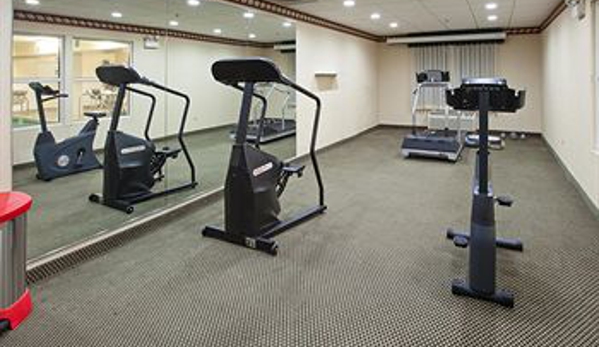 Country Inns & Suites - Bensenville, IL