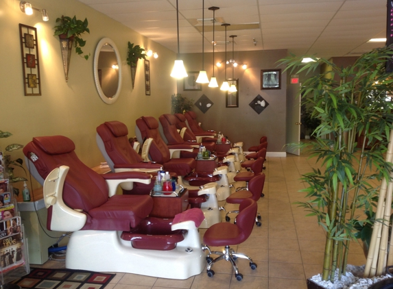 Iconic Nail Spa - Spring Hill, TN