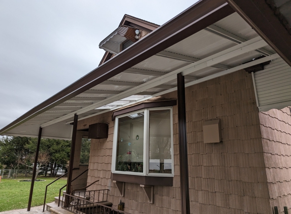 Metropolitan Awnings - Bronx, NY. Aluminum backyard awning