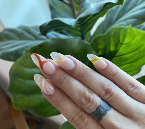 Polished Nail Bar & Spa - Orlando, FL