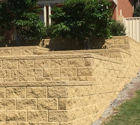 Les Blackburn Landscaping - Tingira Heights, NSW