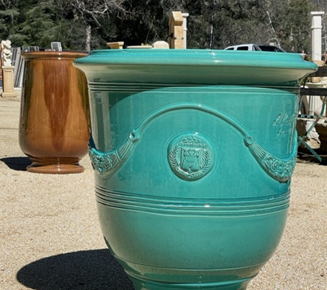 Charme D'antan - Agoura Hills, CA. Pottery La Madeleine D'Anduze Vase