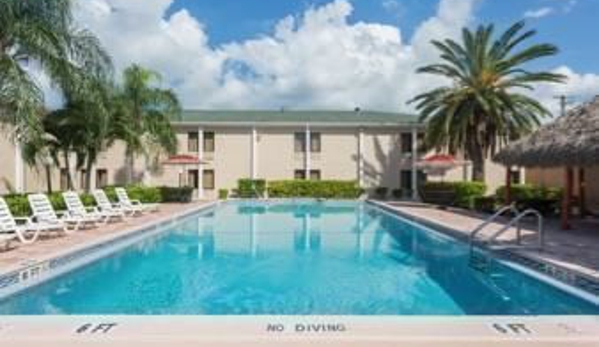 Travelodge by Wyndham Fort Myers - Fort Myers, FL