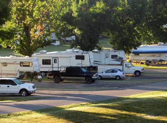 The Landing Point RV Park - Cape Girardeau, MO