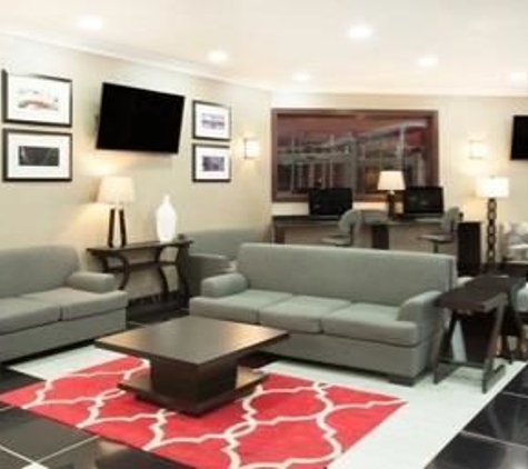 Ramada Plaza by Wyndham Chicago North Shore - Wheeling, IL