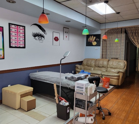 Diamond Nail Spa - Galveston, TX