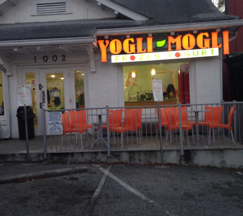 Yogli Mogli - Atlanta, GA. Cute tables for little kids inside.