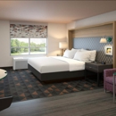Holiday Inn & Suites Fayetteville W-Fort Bragg Area by IHG - Hotels