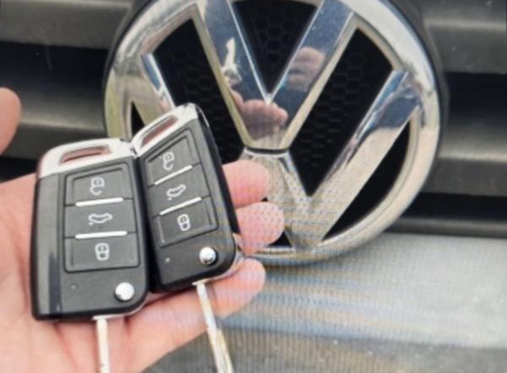 Multi Services Key Cutting Engraving & Shoe Repairs - Robina, QLD. Key car programming at its best