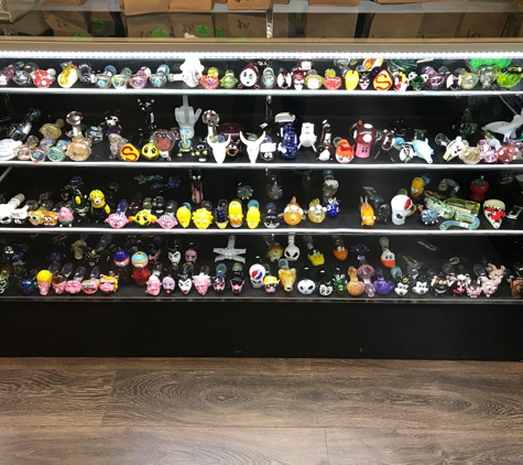 Woodstock Vape & Glass Gallery - Chesterfield, MI