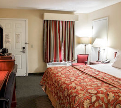 Econo Lodge - Greenville, NC