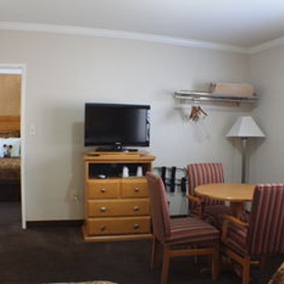 Anaheim Islander Inn and Suites - Anaheim, CA