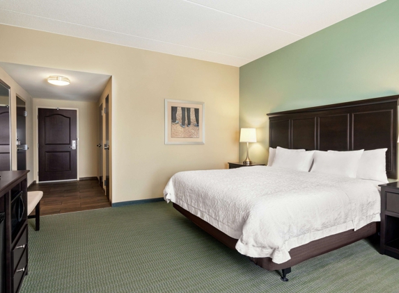 Hampton Inn & Suites Mount Joy/Lancaster West - Manheim, PA