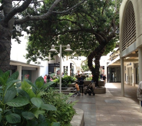 Bloomingdale's - Palo Alto, CA