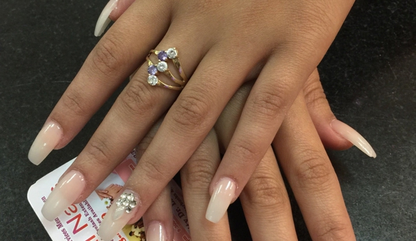 Universal Nail - Lauderhill, FL