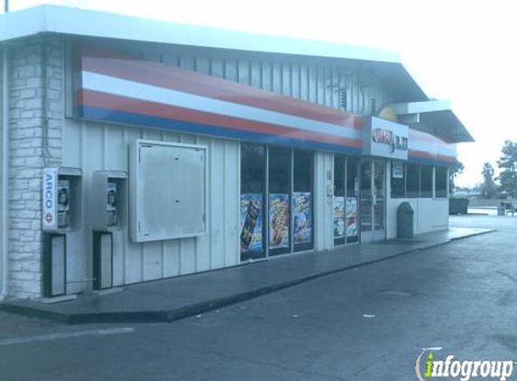 Hacienda Llantera Tire Shop - Las Vegas, NV